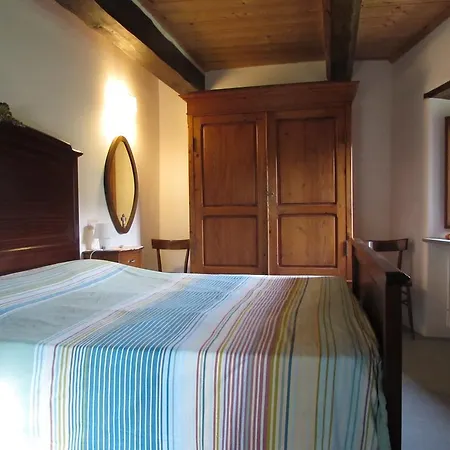 Dagnano Basso Εξοχικό σπίτι *